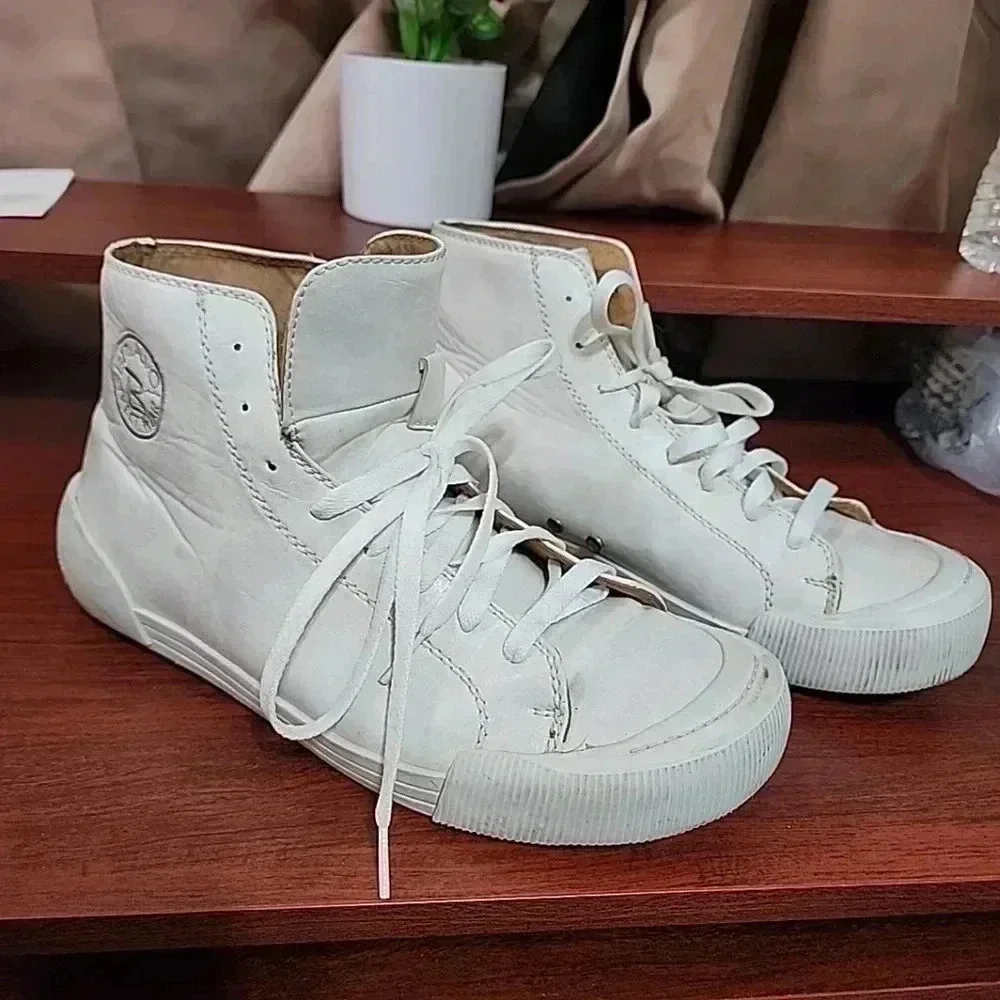 BRAVO Street Wear Mens Leather Sneakers.  Size 10